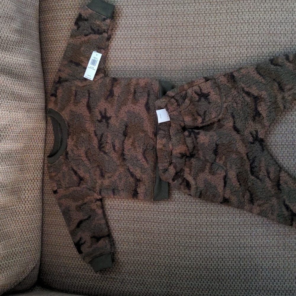 Baby Gap brand new Sherpa/fleecy outfit